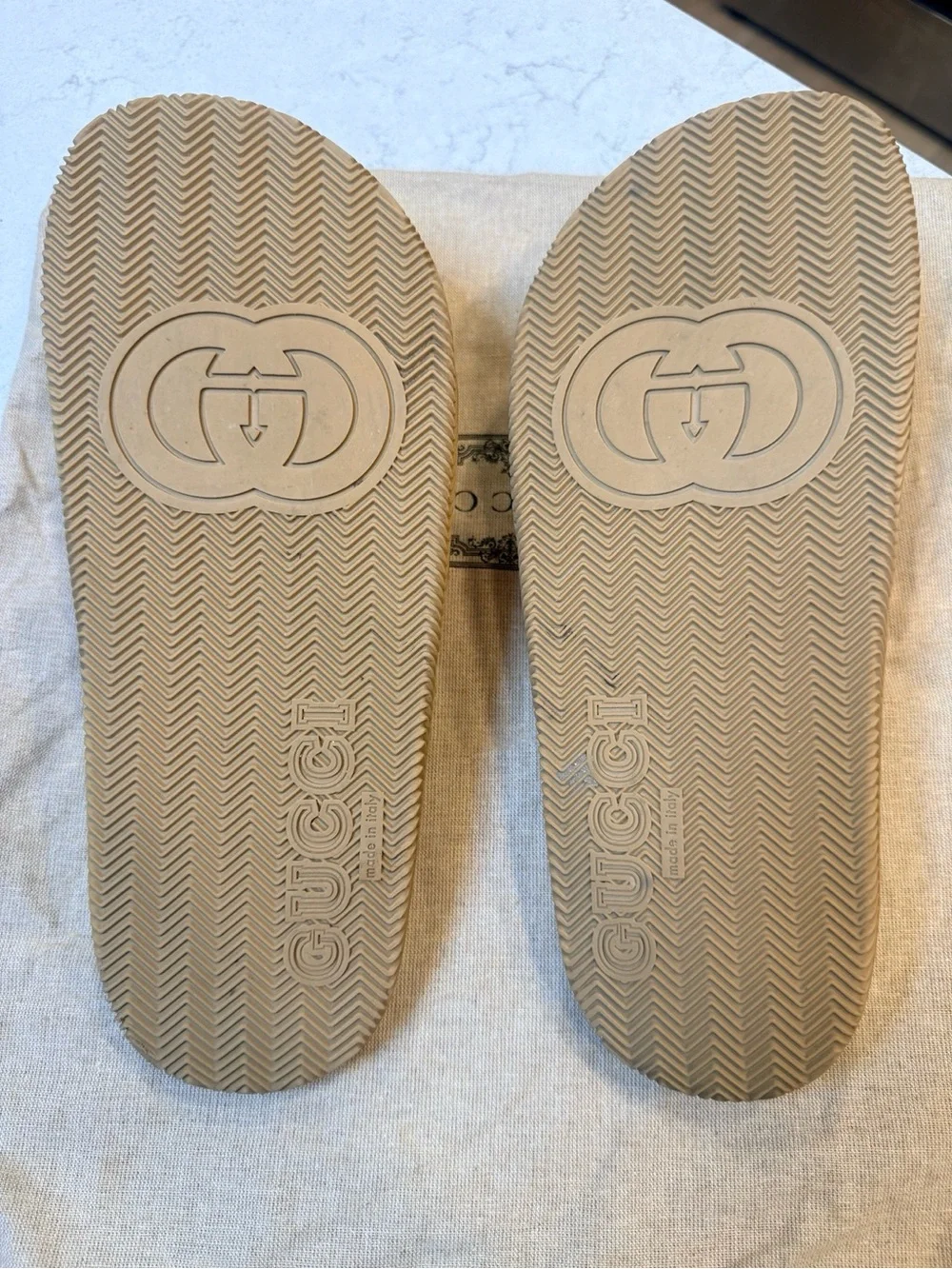 Gucci Pursuit ’72 White Red Green Web Rubber Slides